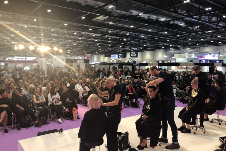 Salon International 2018 Electric Hair